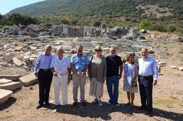 Eski Bakan Ertuğrul Günay Selçuk’ta