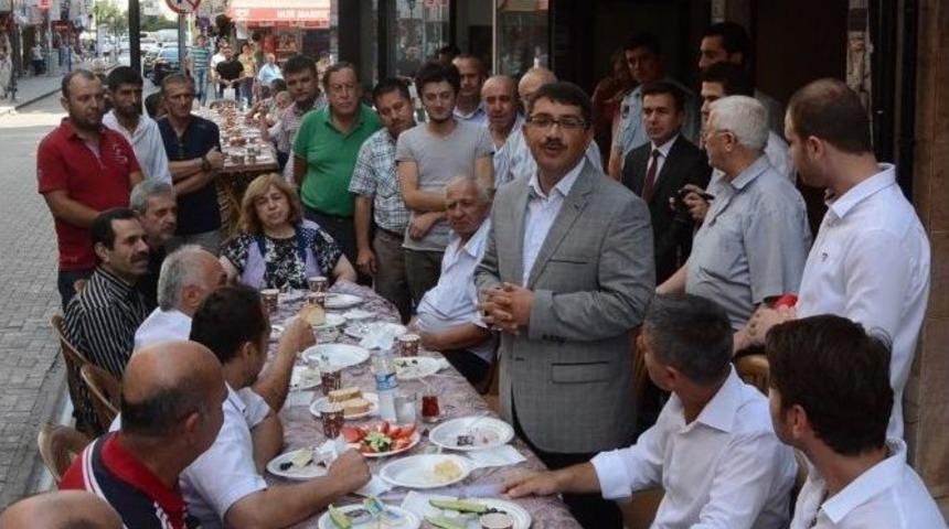 Başkan &Ccedil;elik, Esnafla Kahvaltıda Buluştu
