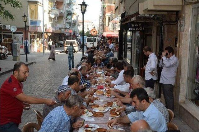 Başkan Çelik, Esnafla Kahvaltıda Buluştu