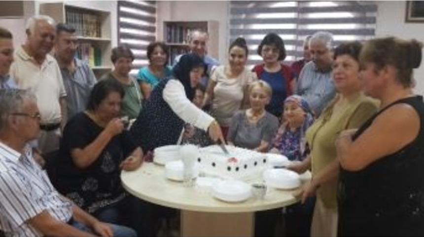 Emekli Evlerinde G&uuml;zel Gelenek