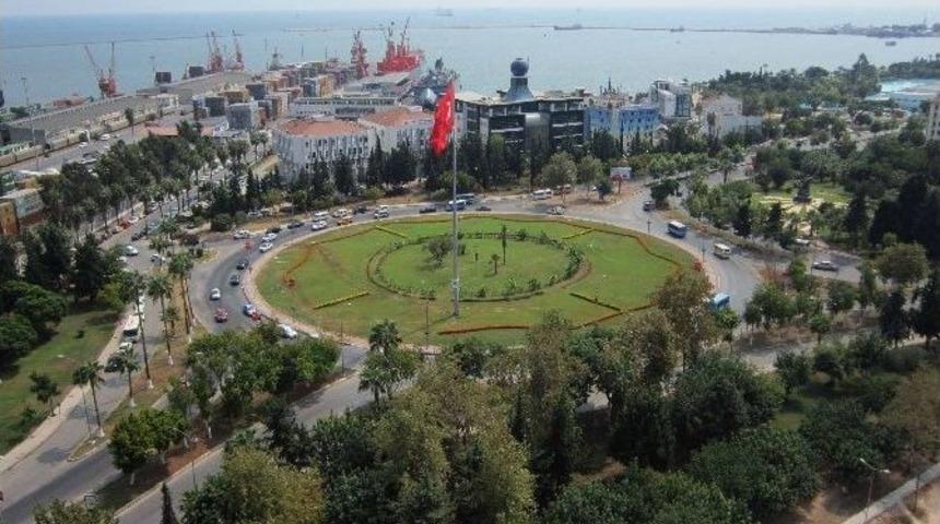 B&uuml;y&uuml;kşehir Belediyesi Yeşil Alanlarda &Ccedil;alışmalarını S&uuml;rd&uuml;r&uuml;yor