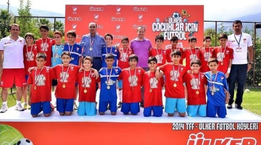 Tff-&uuml;lker Futbol K&ouml;yleri&rsquo;nde 2014 Yılı Eğitim D&ouml;nemi Sona Erdi