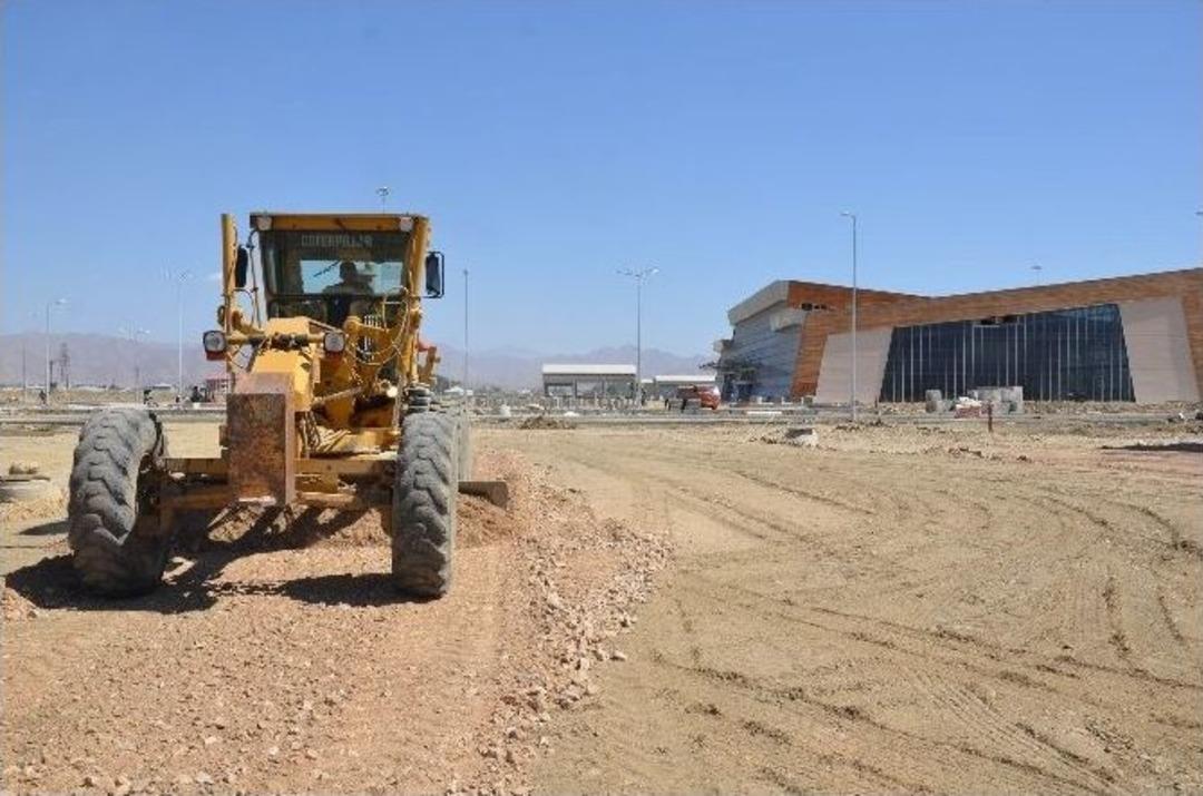 Y&uuml;ksekova Havalimanı&rsquo;nda &Ccedil;alışmalar T&uuml;m Hızıyla S&uuml;r&uuml;yor