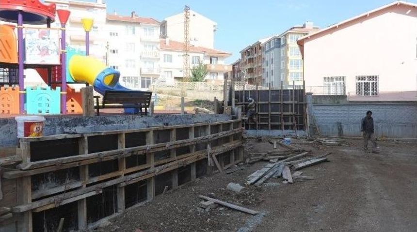 Cami Caddesi&rsquo;ne İstinat Duvarı