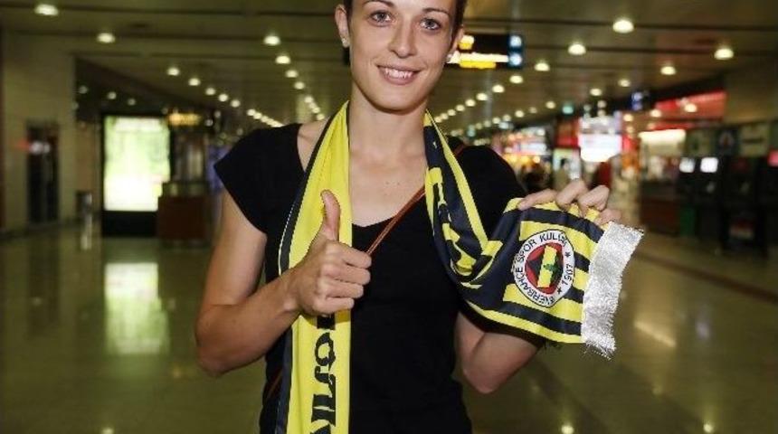 Fenerbah&ccedil;e&rsquo;nin Yeni Transferi İstanbul&rsquo;a Geldi