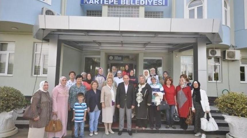 Ak Parti Kadın Kollarından Başkan &Uuml;z&uuml;lmez&rsquo;e Ziyaret