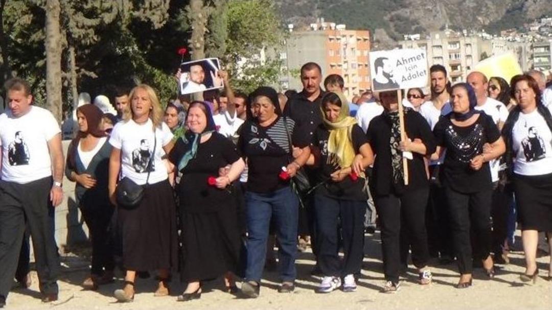 Gezi Olaylarında &Ouml;len Ahmet Atakan Mezarı Başında Anıldı