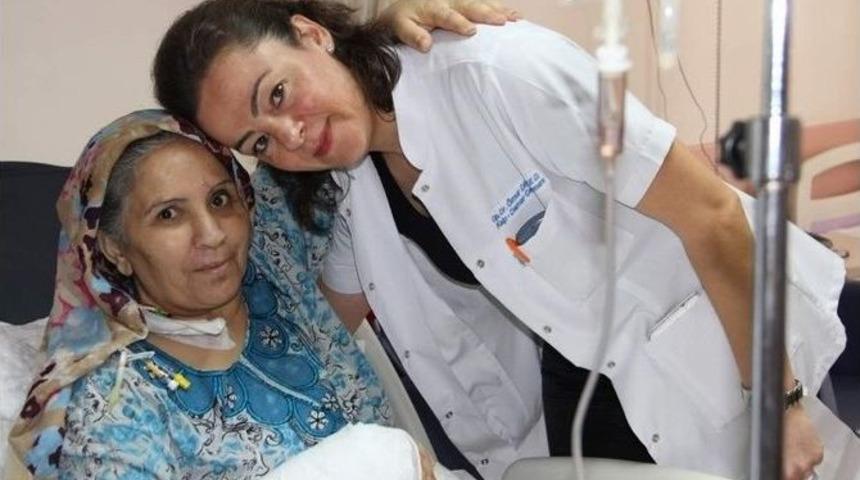 Afyonkarahisar&rsquo;da Tedavi Edilen 8 Gazzeli &Uuml;lkelerine Yolcu Edildi