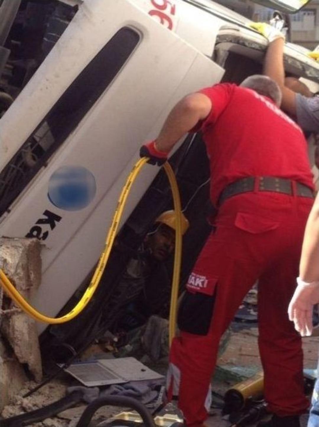 Yan Yatan Mikserin Şof&ouml;r&uuml; 3 Saatte Kurtarılabildi