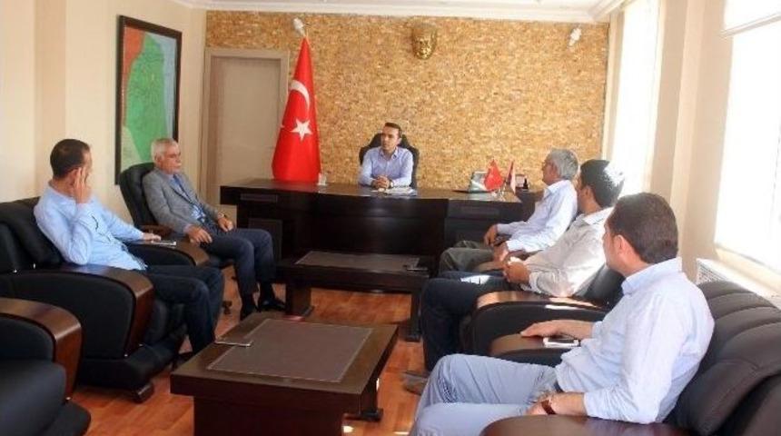 Gazetecilerden Diyadin Kaymakamı &Ccedil;i&ccedil;ek&rsquo;e Ziyaret