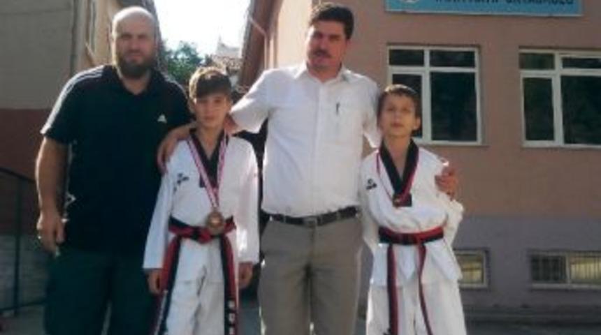 Taekwondo T&uuml;rkiye &Uuml;&ccedil;&uuml;nc&uuml;s&uuml; Tekirdağ İmam Hatip &Ouml;ğrencisi Oldu