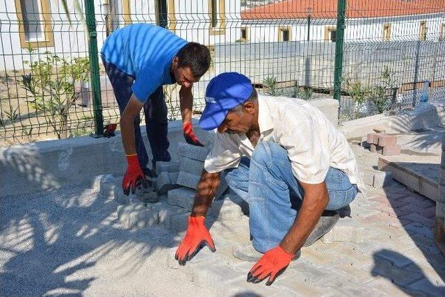 Urla Asfalt Çalışmaları Sürüyor