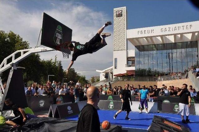 Forum Gaziantep Ve Darüşşafaka ’oyunda Kal’ Etkinliği İle Genç Yeteneklere Fırsat Verdi