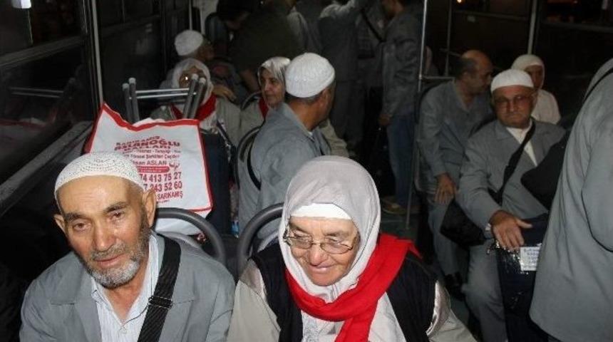 Hacı Adayları Kutsal Topraklara Uğurlandı
