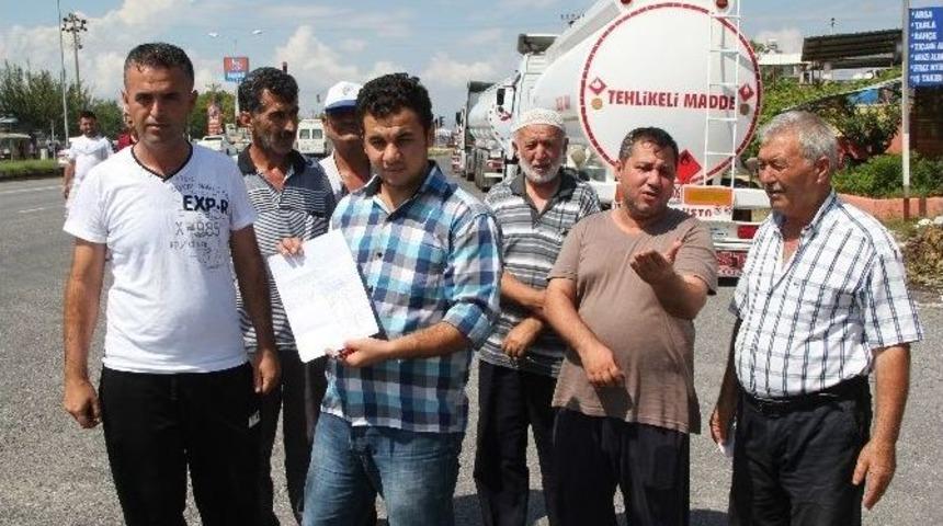 Evlerin &Ouml;n&uuml;ndeki Tanker Kuyruğu Mahalleliyi Korkutuyor