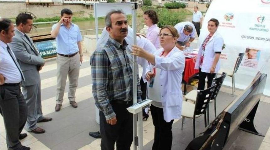 Amasya&rsquo;daki Sağlık Y&ouml;neticilerine Beden K&uuml;tle İndeksi Testi