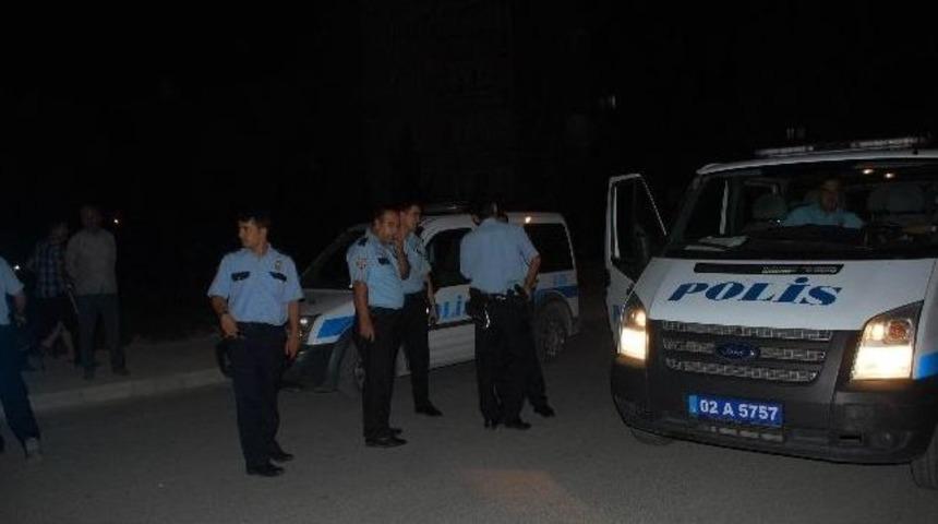 Komşuların G&uuml;r&uuml;lt&uuml; Kavgası: 2 Yaralı, 4 G&ouml;zaltı