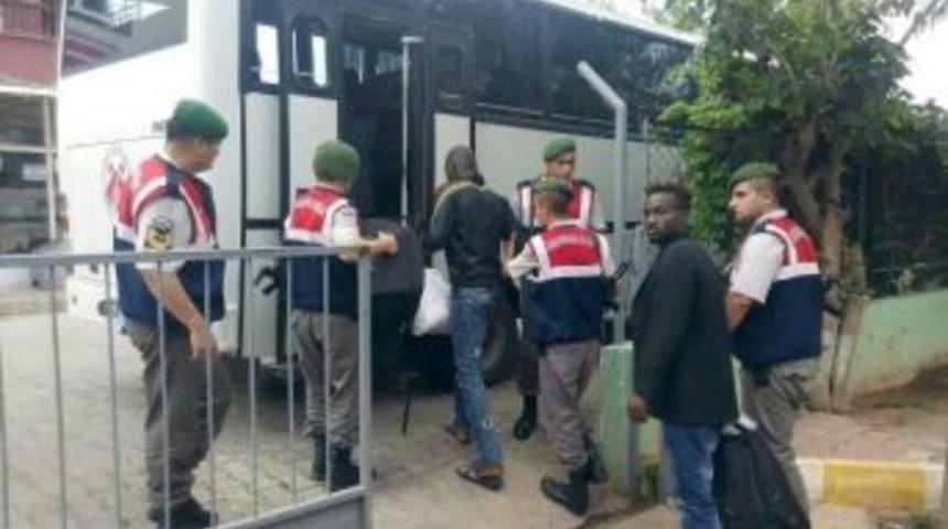 Jandarmadan Ka&ccedil;ak İş&ccedil;i Operasyonu