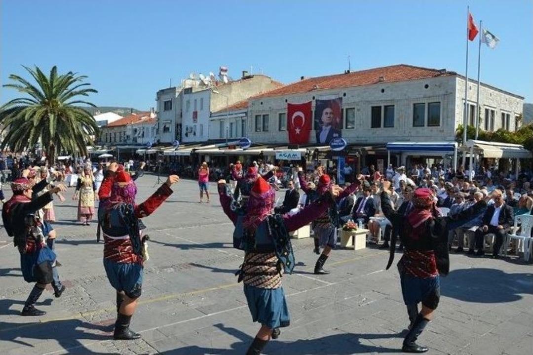 Fo&ccedil;a&rsquo;da Doyasıya Kurtuluş Coşkusu