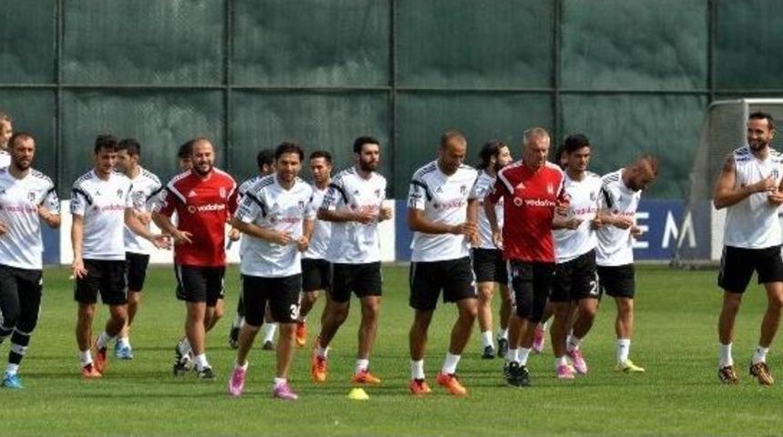 Beşiktaş, &Ccedil;aykur Rizespor Ma&ccedil;ı Hazırlıklarını S&uuml;rd&uuml;r&uuml;yor