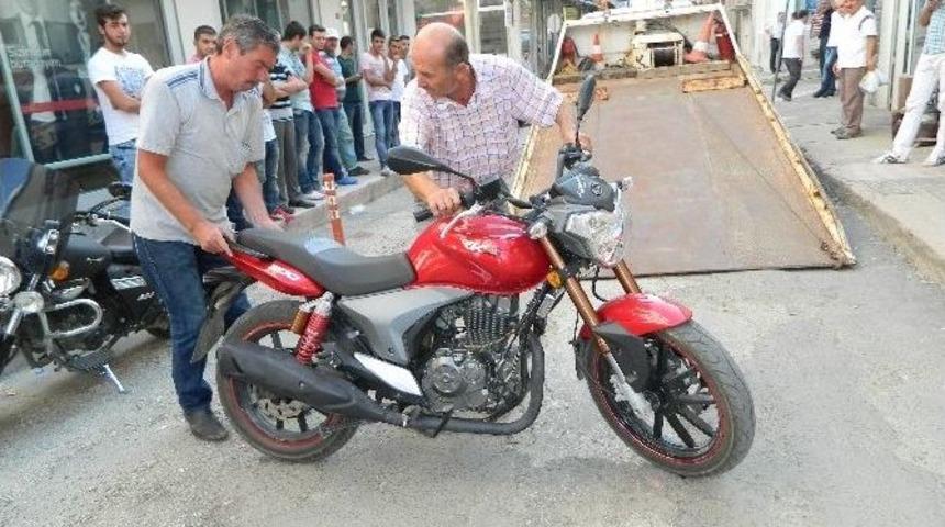 Tekirdağ&rsquo;daki Plakasız Motosikletler Toplanıyor