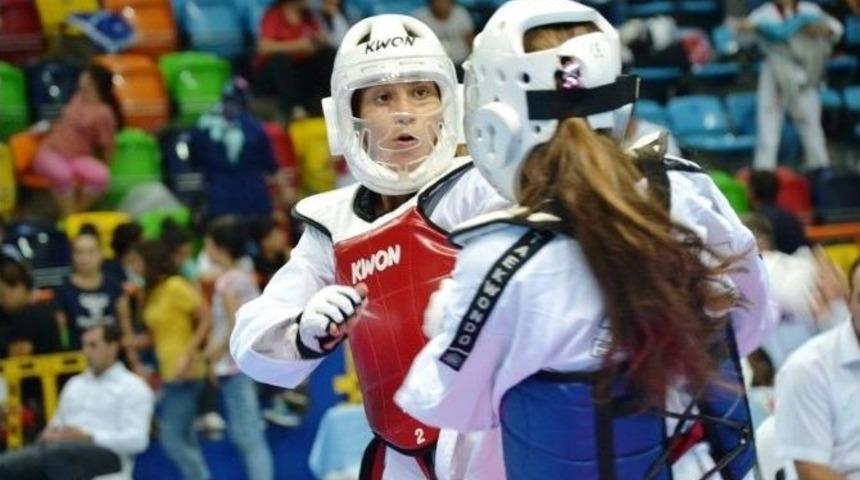 Ayvalıklı Minik Tekvandocudan Tarihi Başarı