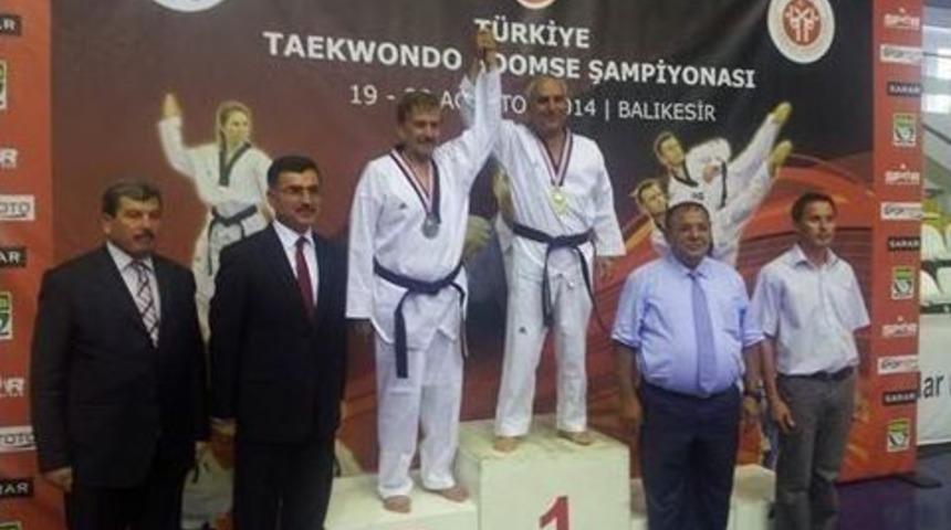 Enver Nazlı Taekwondo Poomsae Şampiyonasında T&uuml;rkiye 2. Oldu