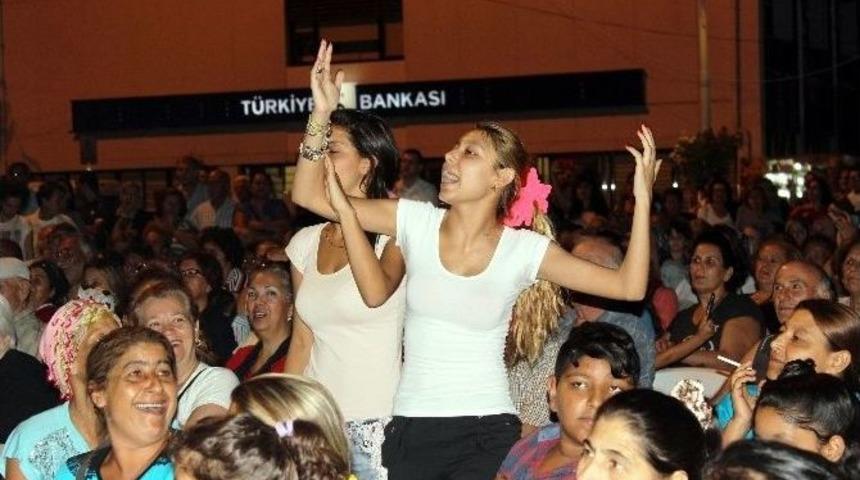 Ayvalık&rsquo;ta Romanlardan Unutulmaz Gece