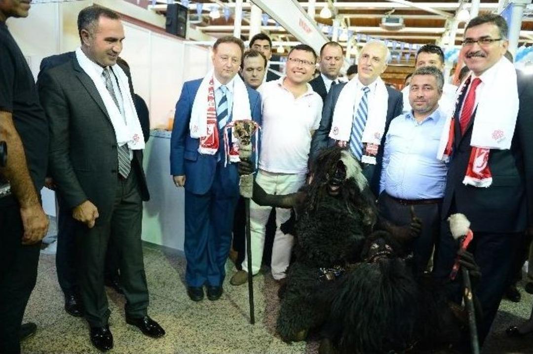 Feshane&rsquo;de Balıkesir R&uuml;zgarı Esti