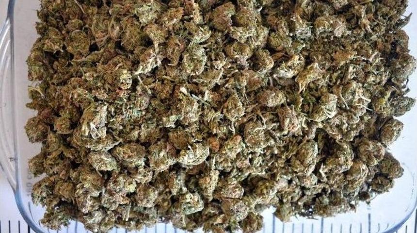 Polisten Uyuşturucu Tacirlerine Şafak Baskını