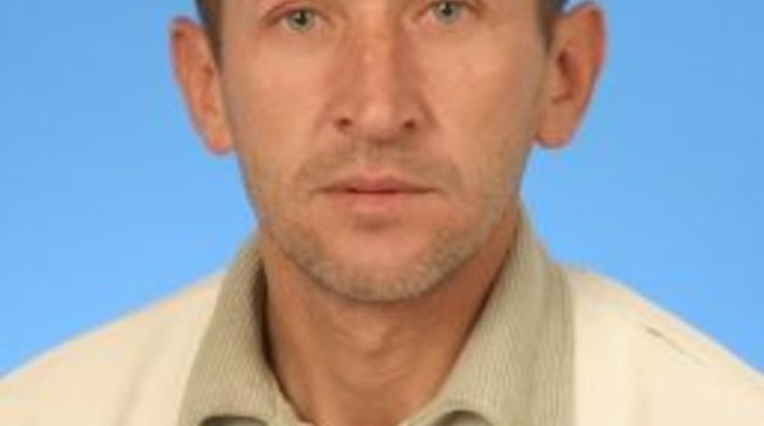 Elektrik Kablosuyla Kendini Astı