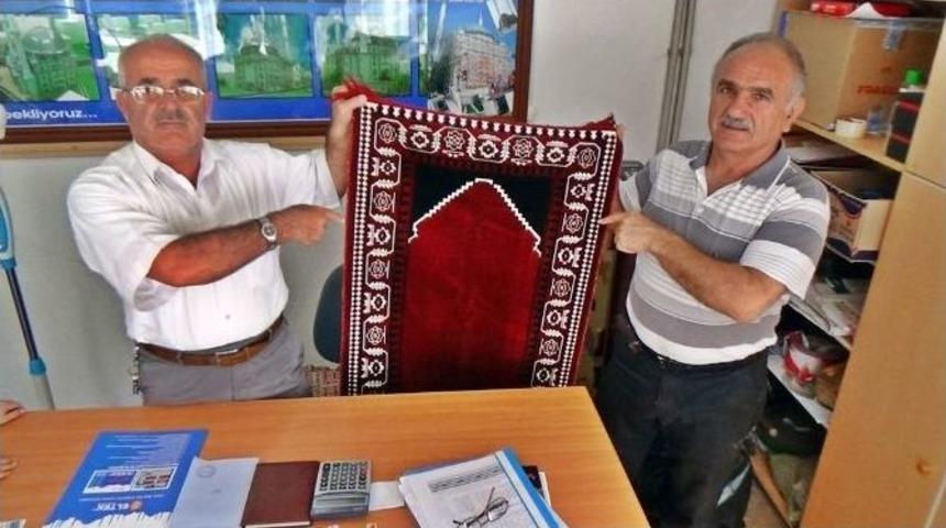 Camiye Yardım Kampanyası: &ldquo;senin De Bir Seccaden Olsun&rdquo;