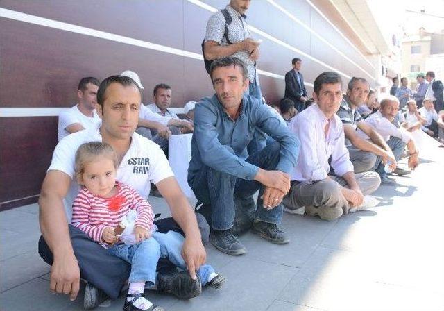 Vanlı İşçiler Ankara’ya Yürüyor