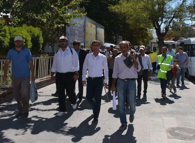 Vanlı İşçiler Ankara’ya Yürüyor