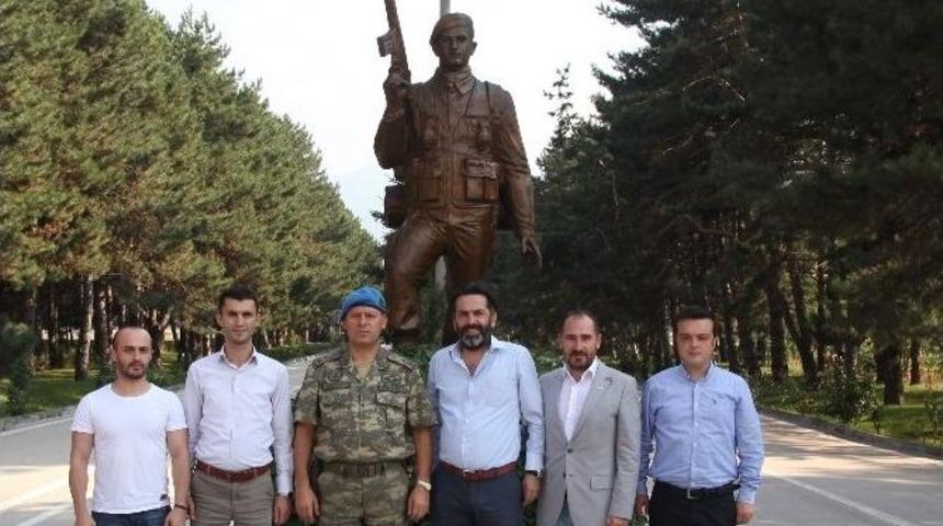 Bgc &Uuml;yeleri Tugay Komutanını Ziyaret Etti