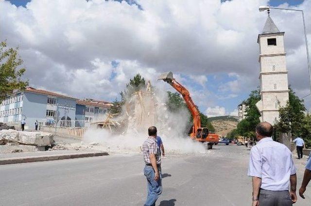 Yozgat Bilal Şahin Mahallesinde Bulunan Kuleler Yıkıldı