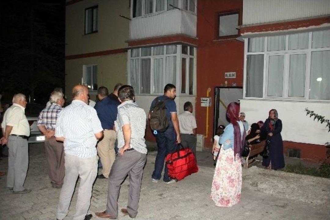 Karab&uuml;k&rsquo;te Kolanları Patlayan Bina Boşaltıldı