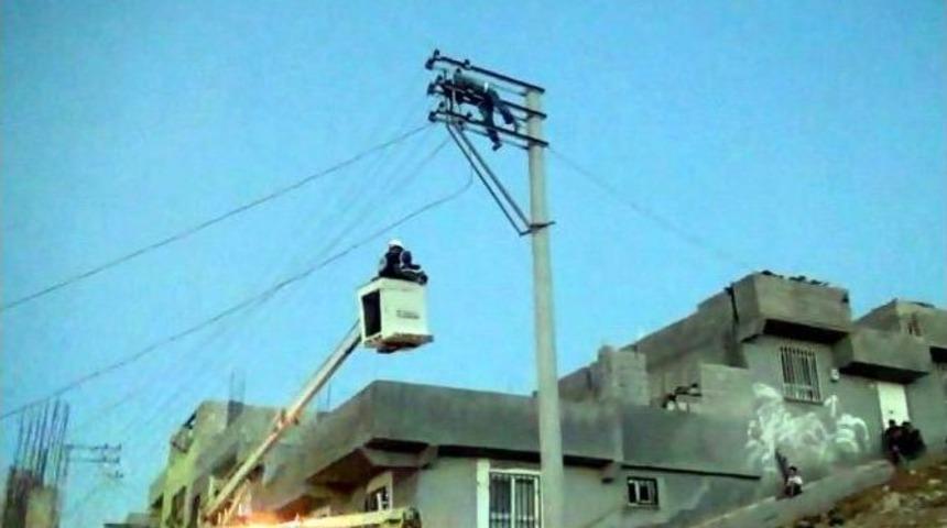 Ka&ccedil;ak Elektrik &Ccedil;ekerken Akıma Kapıldı