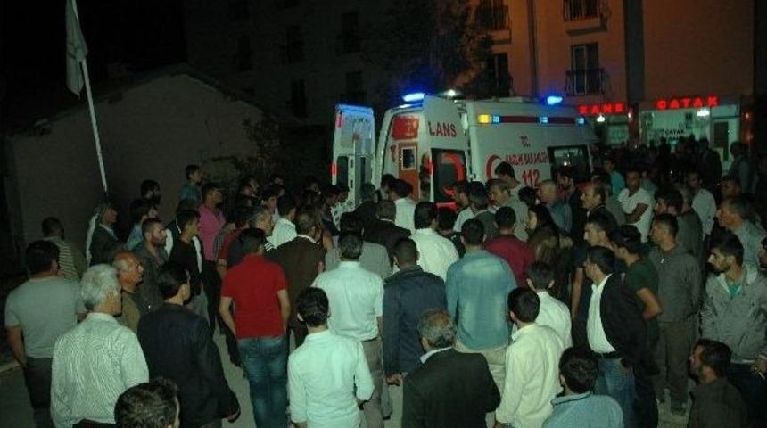 Belediye Aracı U&ccedil;uruma Yuvarlandı: 1 &Ouml;l&uuml;, 1 Yaralı