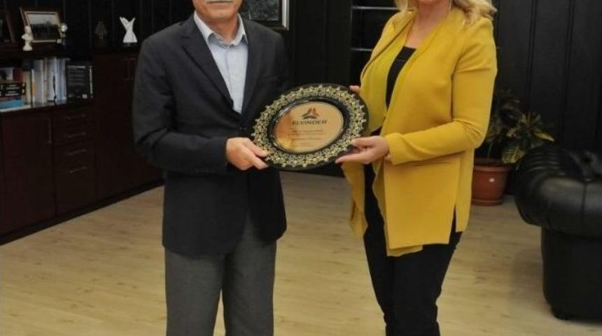 Elvin-der Rekt&ouml;r Akan&rsquo;ı Ziyaret Etti