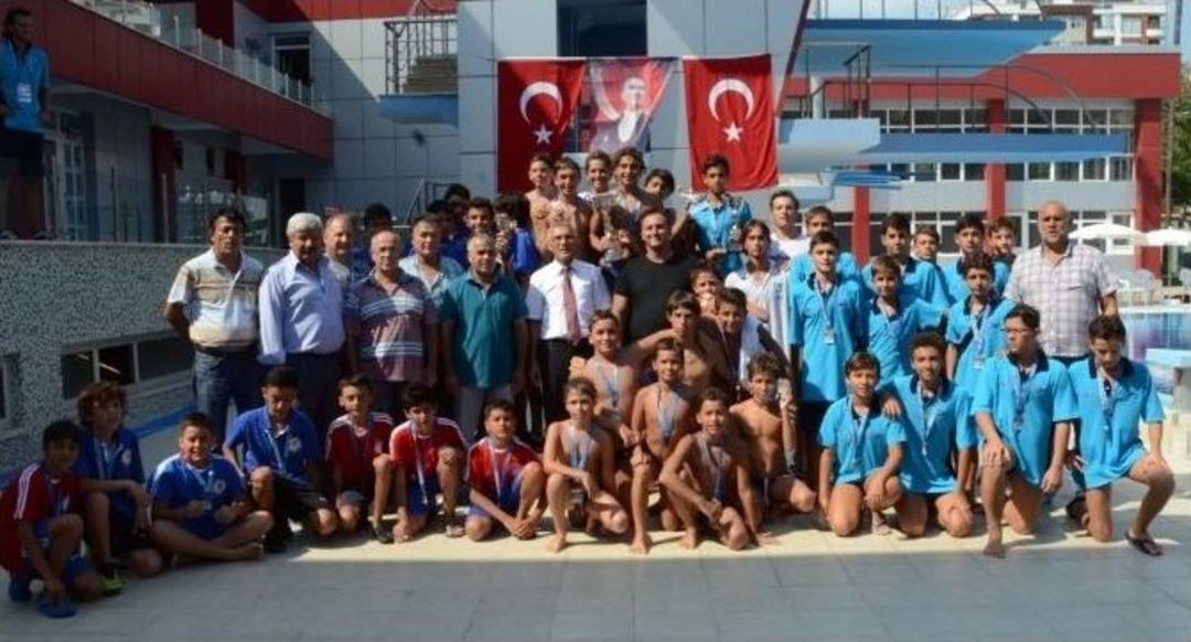 K&uuml;&ccedil;&uuml;kler A&ccedil;ık K&uuml;me Sutopu M&uuml;sabakaları Sona Erdi