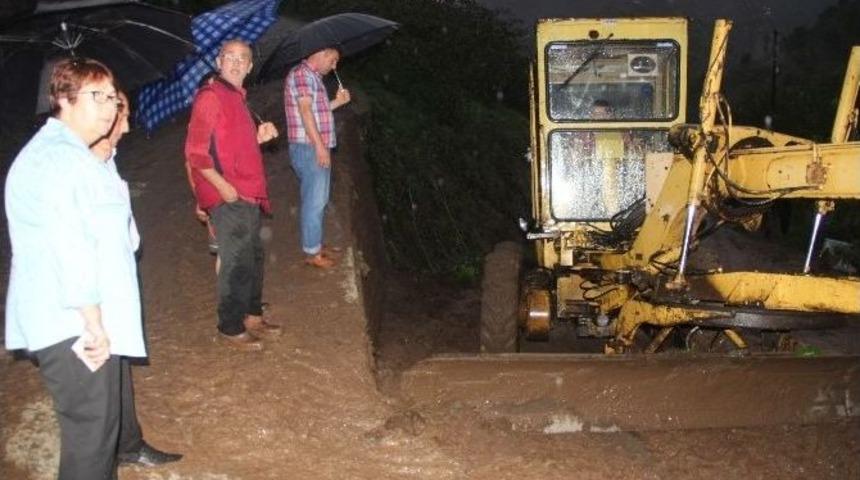 Giresun&rsquo;da Sağanak Yağış Hayatı Olumsuz Etkiledi