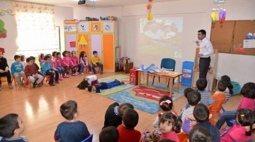 Sanat Ve Meslek Edindirme Kurslarında &Ccedil;ocuk Bakım Elemanı Kursu