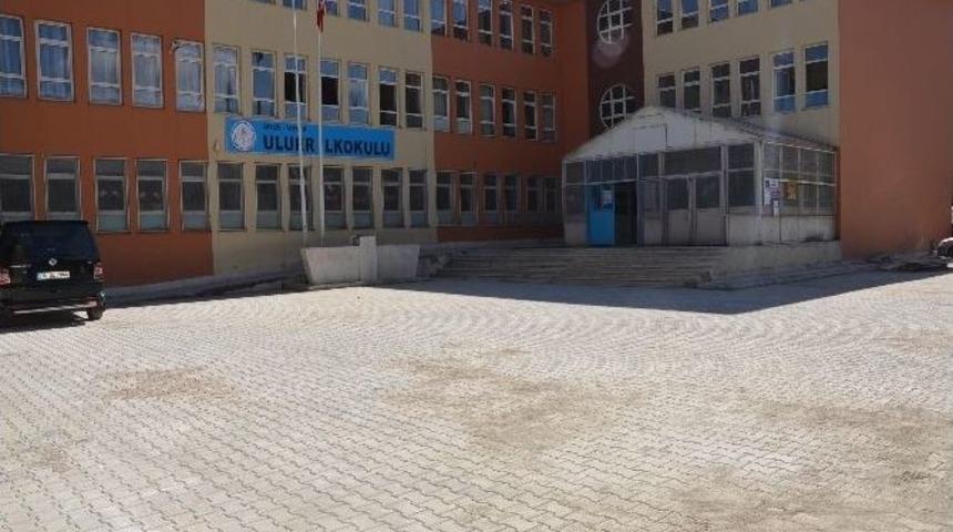 Okul Bah&ccedil;elerine Kilitli Parke Taşı