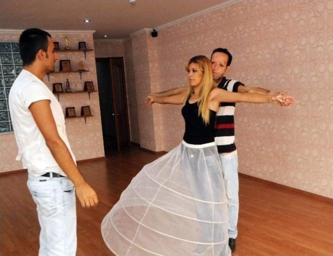D&uuml;ğ&uuml;n İ&ccedil;in Dans Dersi Aldılar