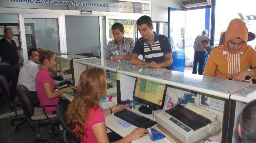 Bayram &Ouml;ncesi Y&uuml;zler G&uuml;l&uuml;yor