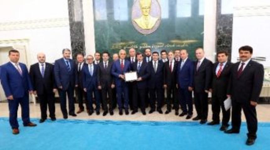 M&uuml;siad Heyeti Başbakanlık Makamında