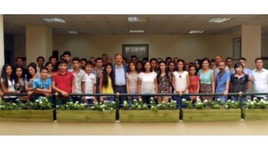Akdeniz Belediyesi&rsquo;nin Kurslarına Katılan 112 &Ouml;ğrenci &Uuml;niversiteyi Kazandı