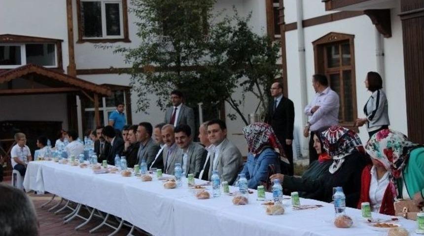 Azdavay&rsquo;da Kaymakam Ve M&uuml;ft&uuml; İ&ccedil;in Veda Programı Yapıldı