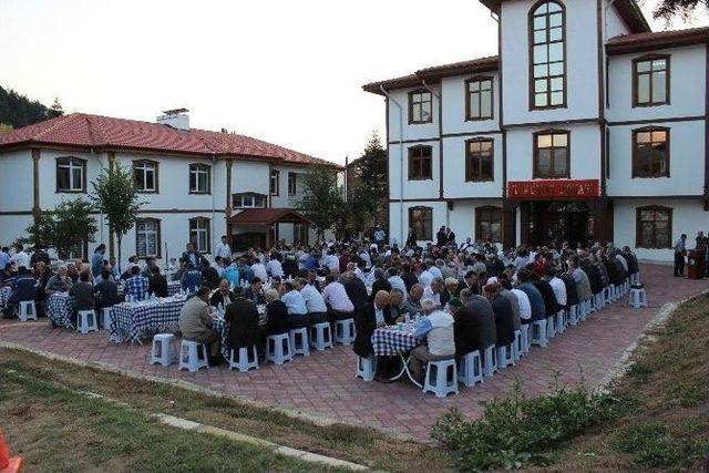 Azdavay’da Kaymakam Ve Müftü İçin Veda Programı Yapıldı